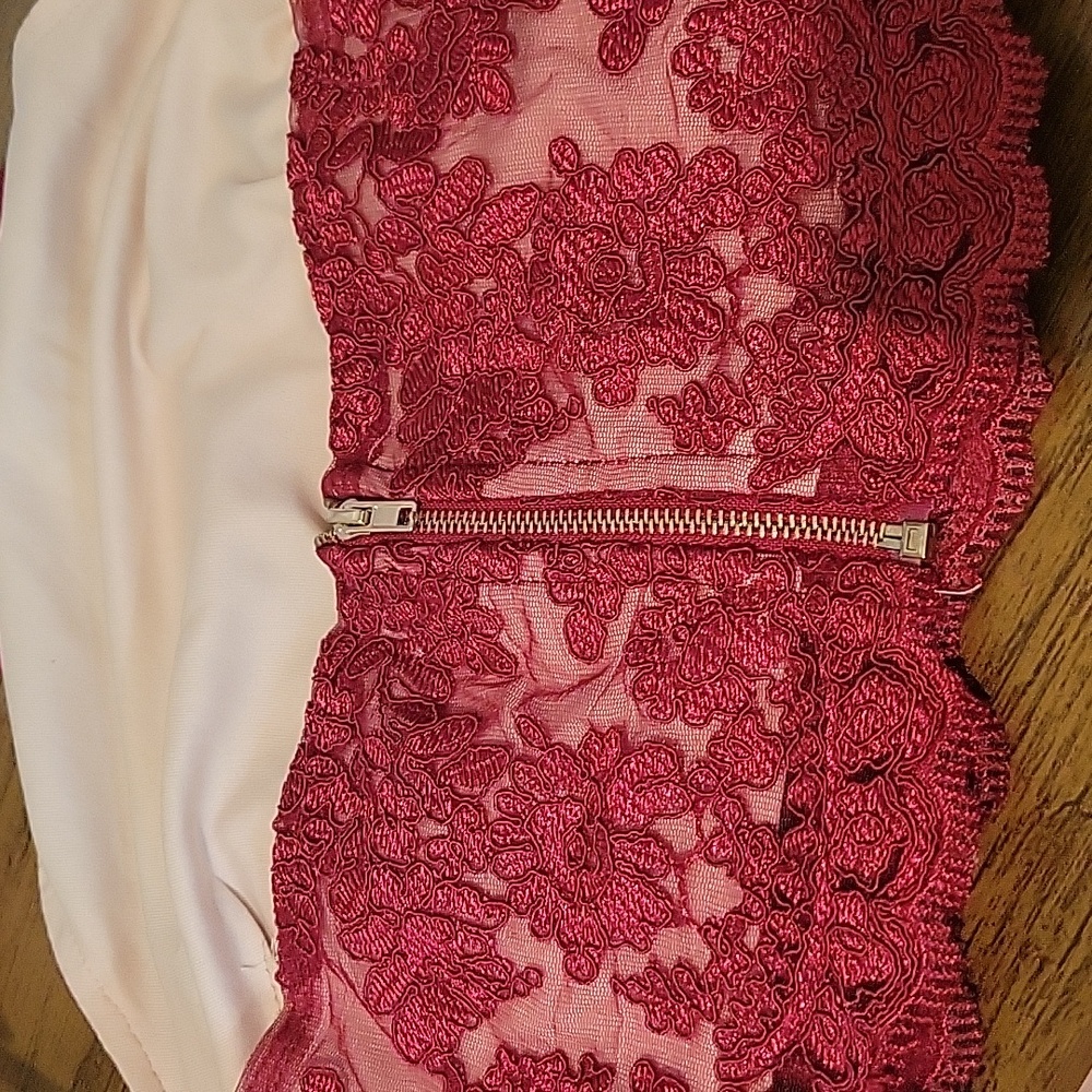 Halter top - Picture 4 of 6